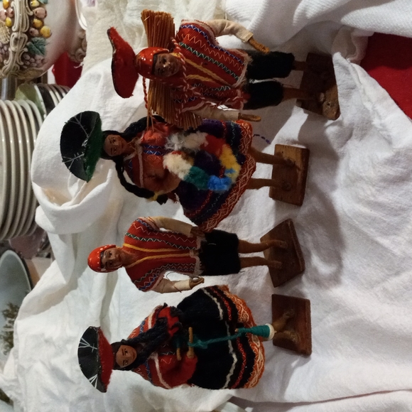 Set of Handmade Antique Peruvian Dolls. - Picture 1 of 3